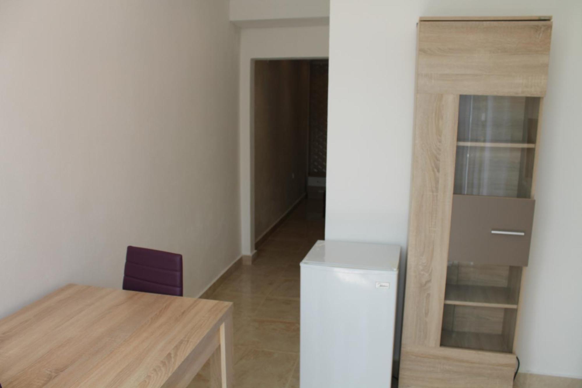 Rooms And Apartments Milana Bar Bilik gambar