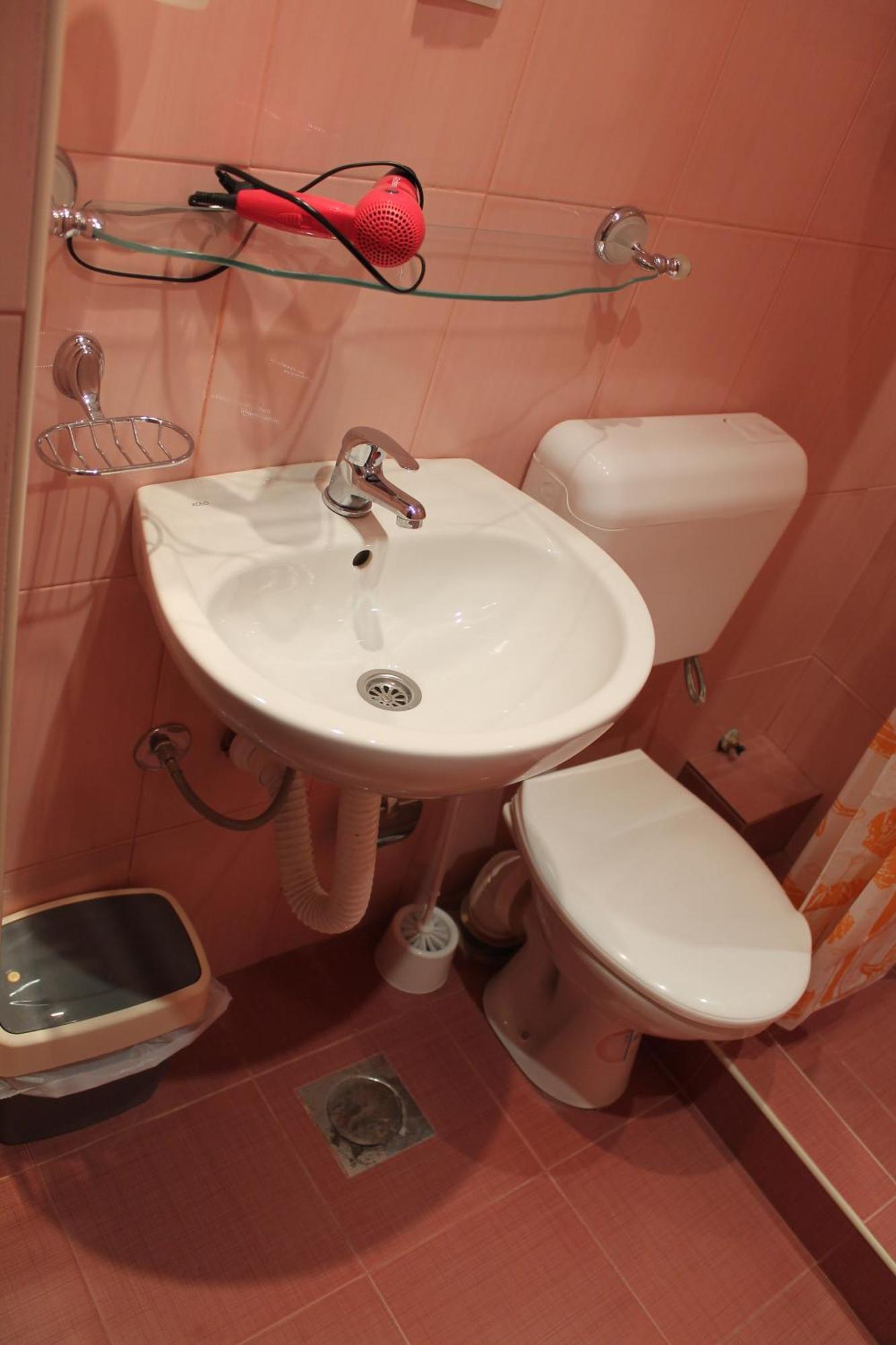 Rooms And Apartments Milana Bar Bilik gambar
