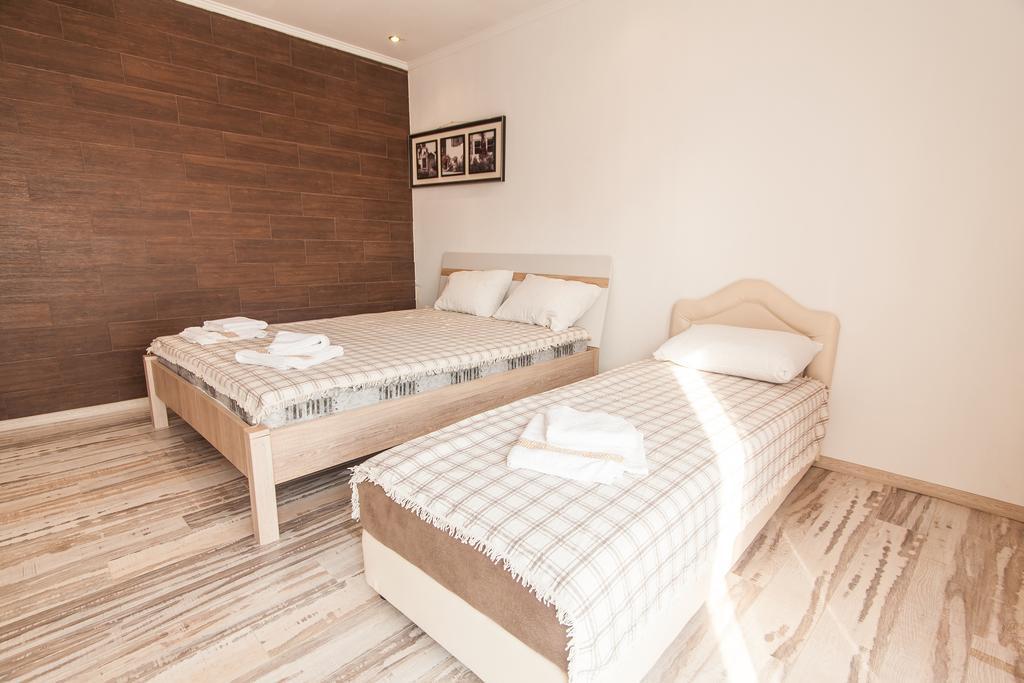 Rooms And Apartments Milana Bar Bilik gambar