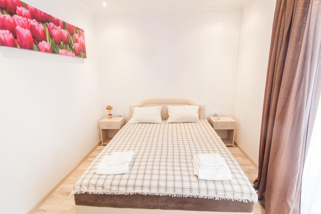 Rooms And Apartments Milana Bar Bilik gambar