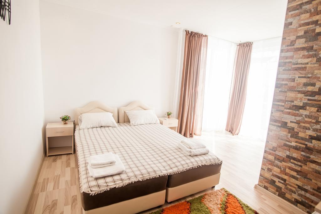 Rooms And Apartments Milana Bar Bilik gambar