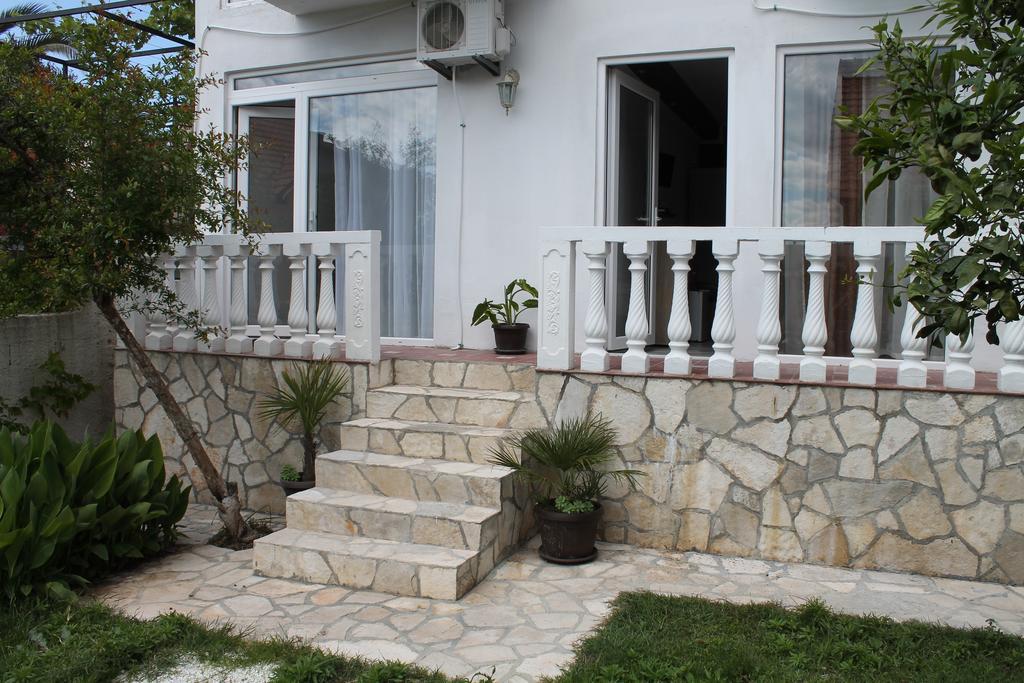 Rooms And Apartments Milana Bar Luaran gambar