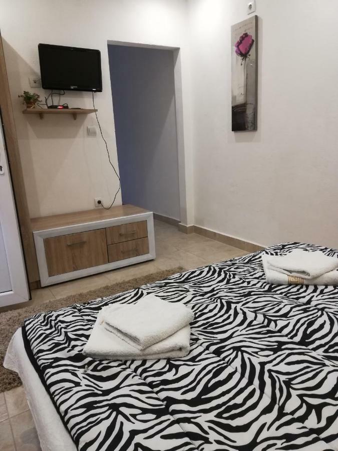 Rooms And Apartments Milana Bar Luaran gambar