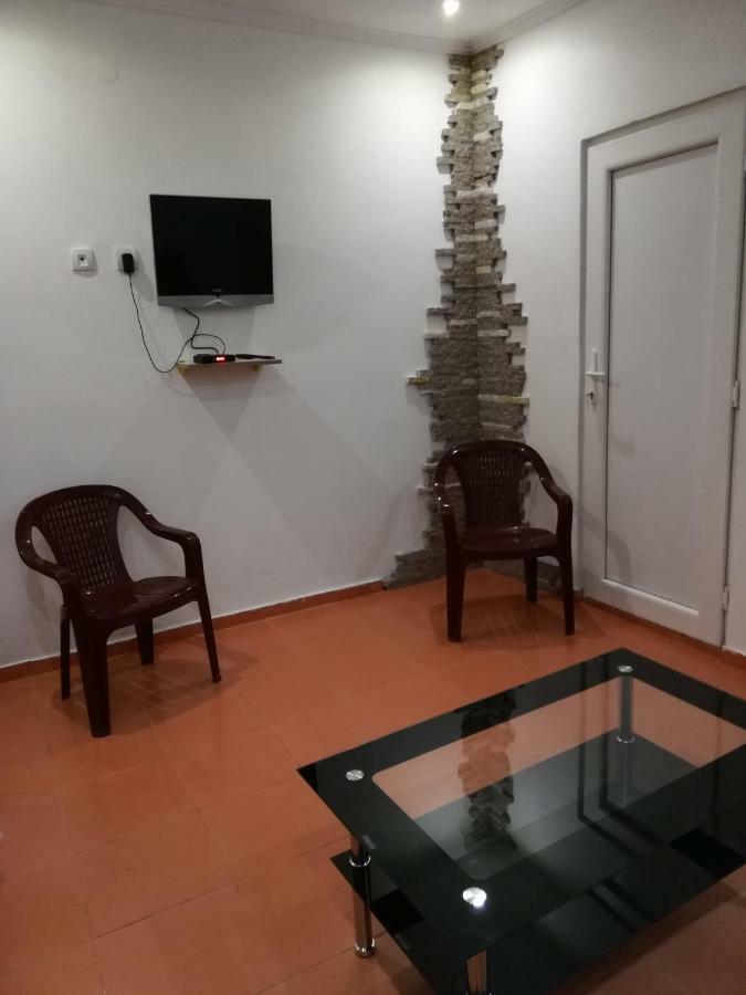 Rooms And Apartments Milana Bar Luaran gambar