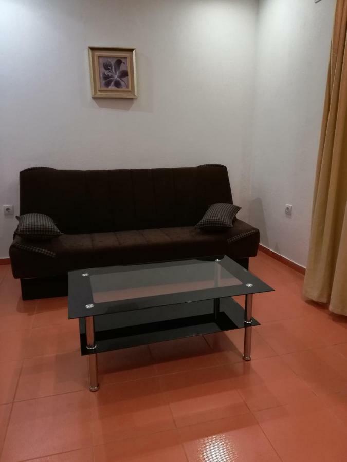 Rooms And Apartments Milana Bar Luaran gambar